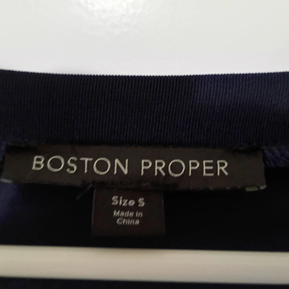 Boston Proper Fitted Blue Blouse with 3/4 Sleeves - Picture 2 of 3